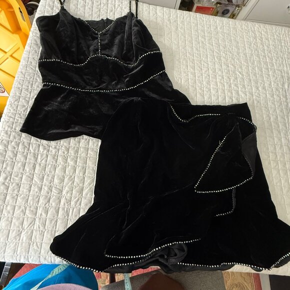 Parker S Black Velvet Skirt With Rhinestone Trim Details Ruffled Hem, Size S, El - Picture 4 of 11